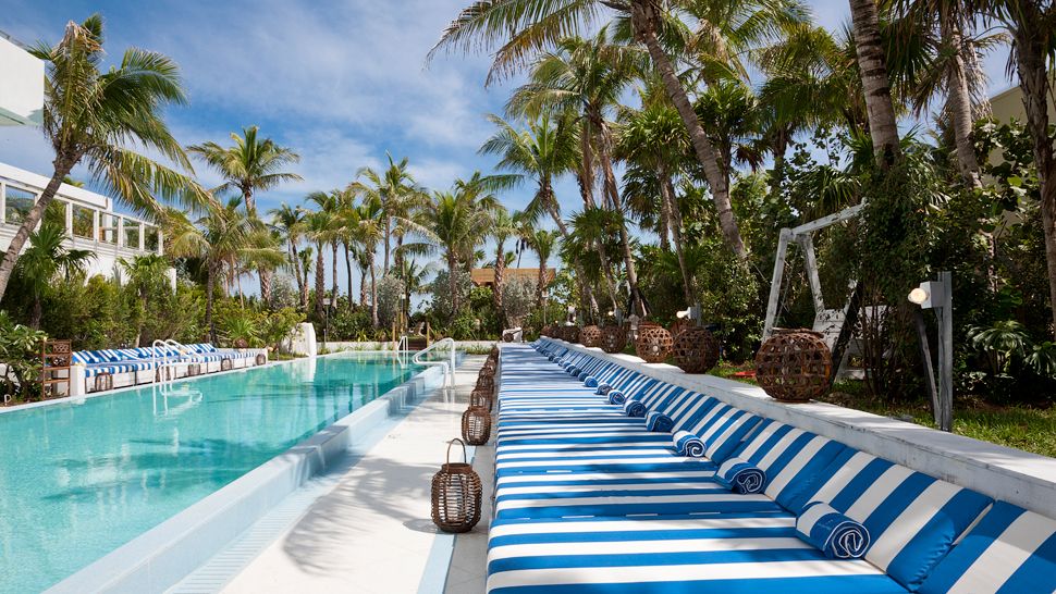 soho-beach-house-miami-basel-swimming-pool-kotur