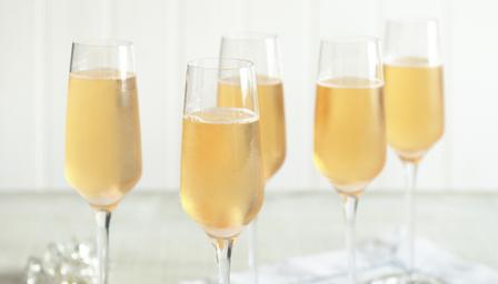 classic-christmas-champagne-cocktail-kotur