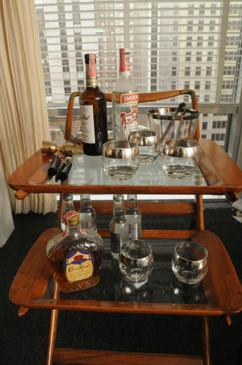 world-of-kotur-bar-cart-michael-yarish-amc